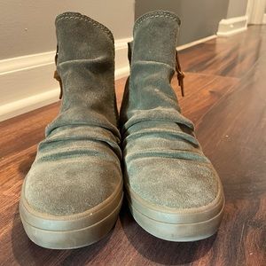 Sperry slouch ankle boots